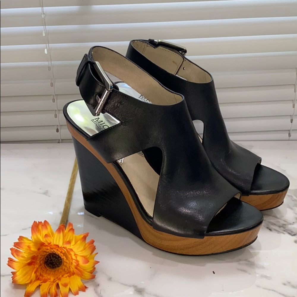 Michel kors platforms🦋